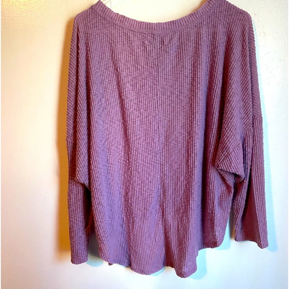 Urban Outfitters lilac pull over blouse - Picture 2 of 5